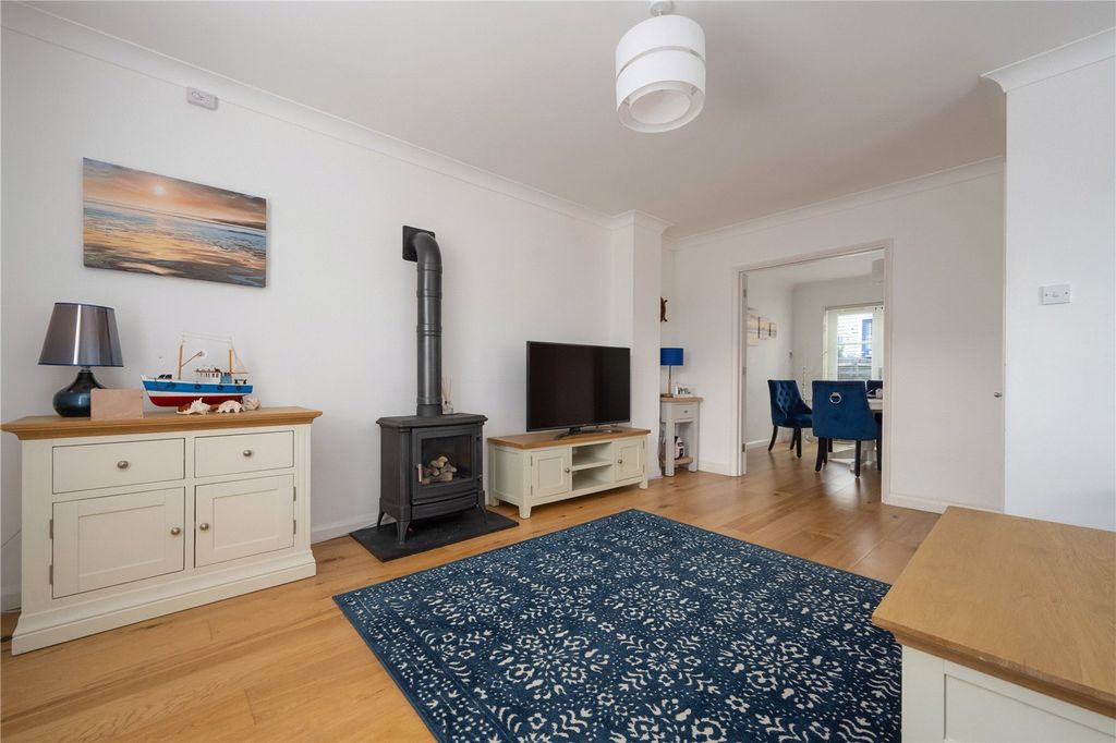 Property photo 2 of 17 Picture No. 25