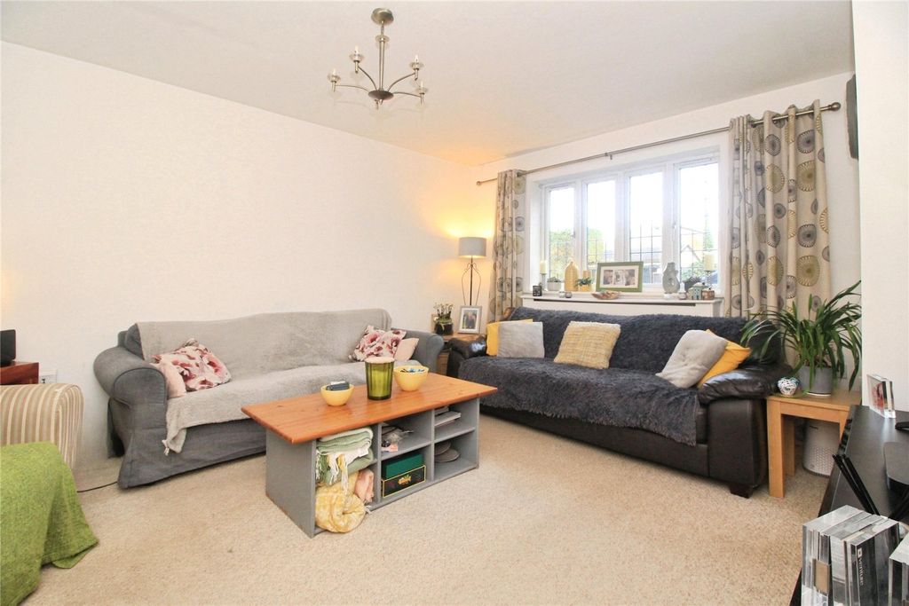 Property photo 2 of 13 Lounge