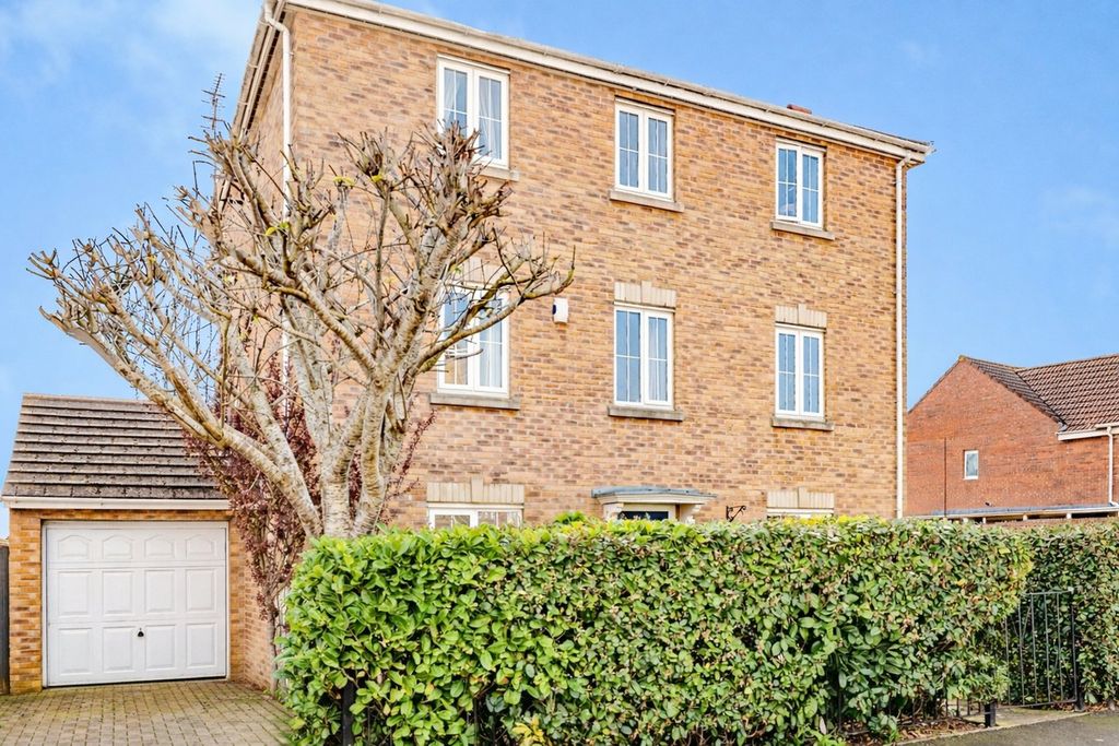 Property photo 1 of 25