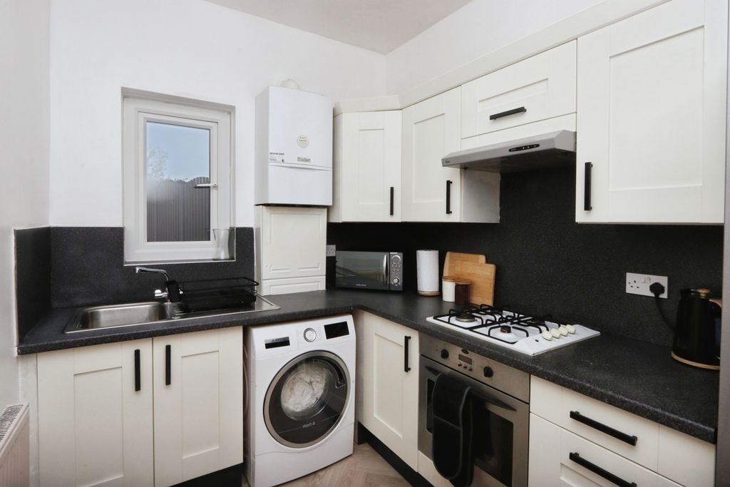 Property photo 3 of 16 Pbox-Img.Jpg