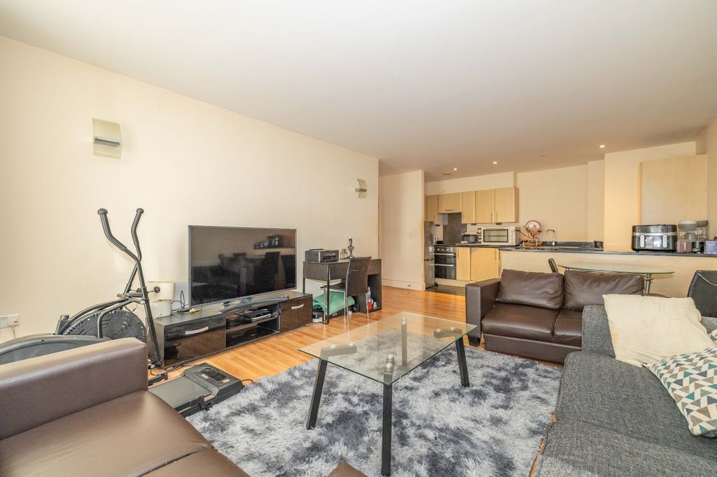 Property photo 3 of 8 Picture 3