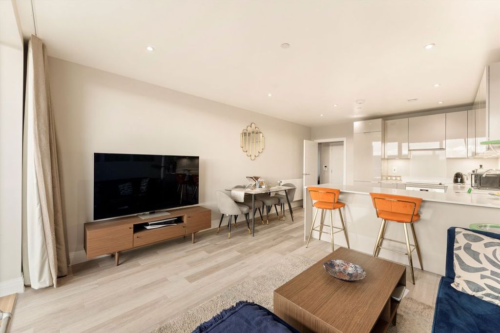 Property photo 3 of 8