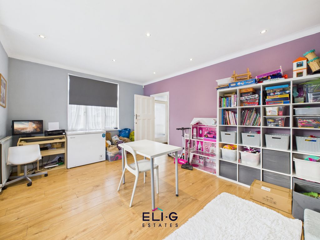 Property photo 2 of 16 Gallery