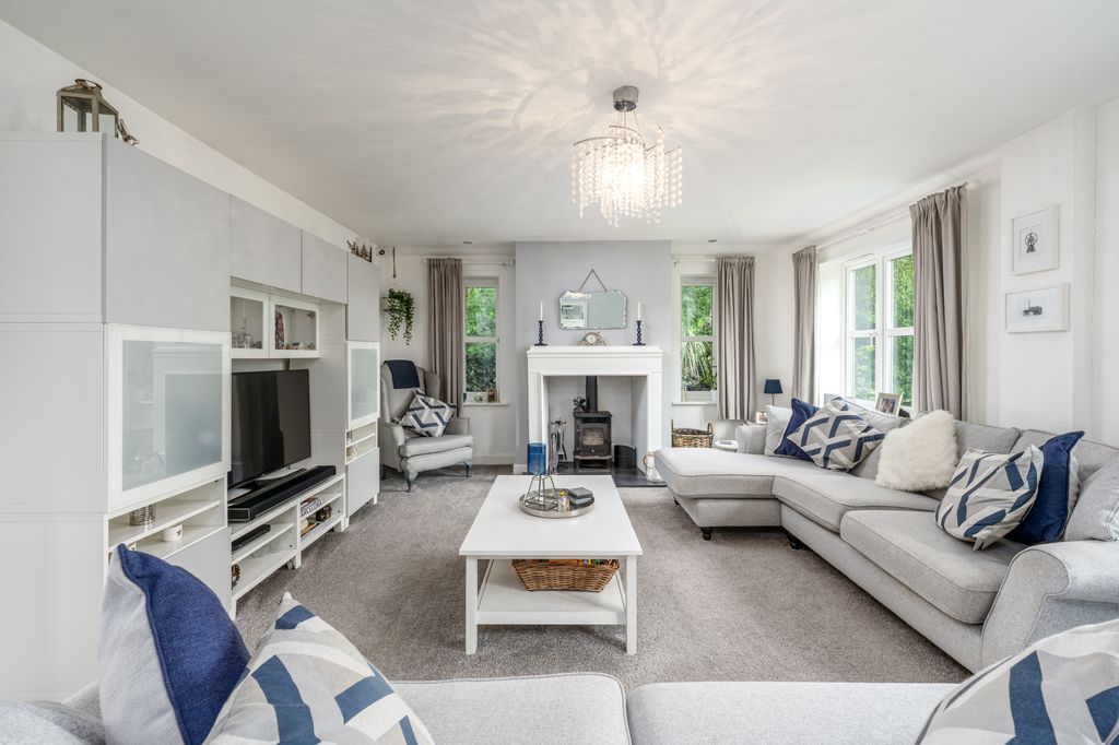 Property photo 2 of 52 14