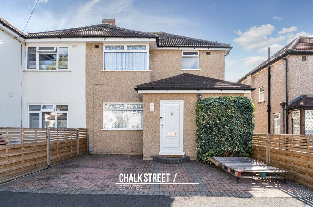 Property photo 1 of 40
