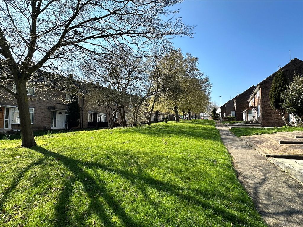 Property photo 3 of 16 Picture No. 12