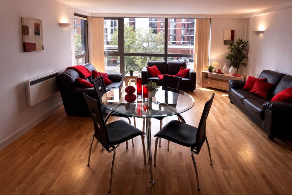 Property photo 2 of 9