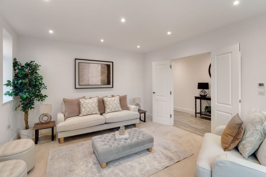 Additional image 12 of 4 bed semi-detached house for saleHurst Road, East Molesey KT8