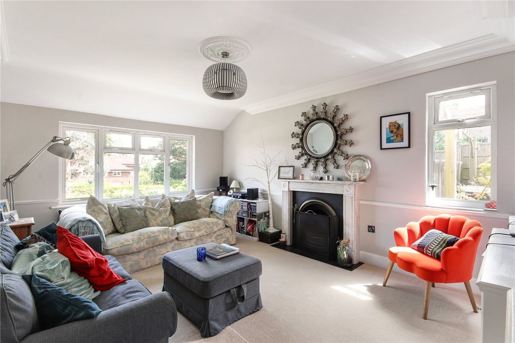 Property photo 2 of 17 Sitting Room