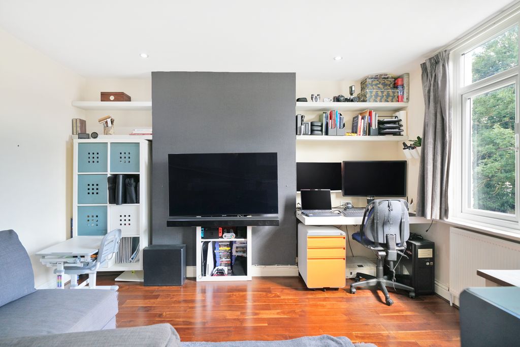 Property photo 1 of 17