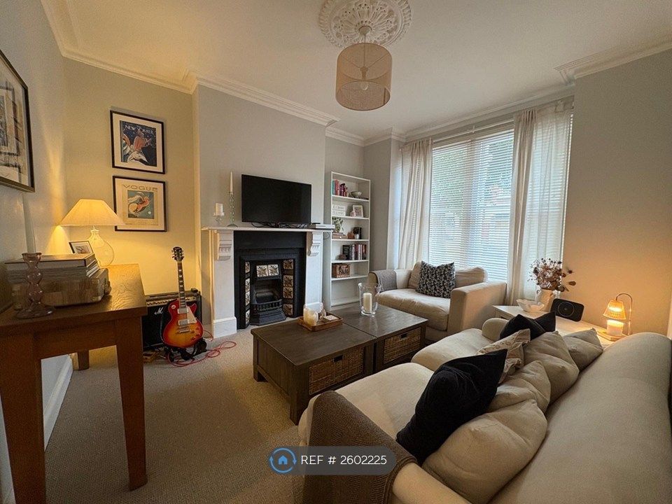 Property photo 2 of 11 Sitting Room