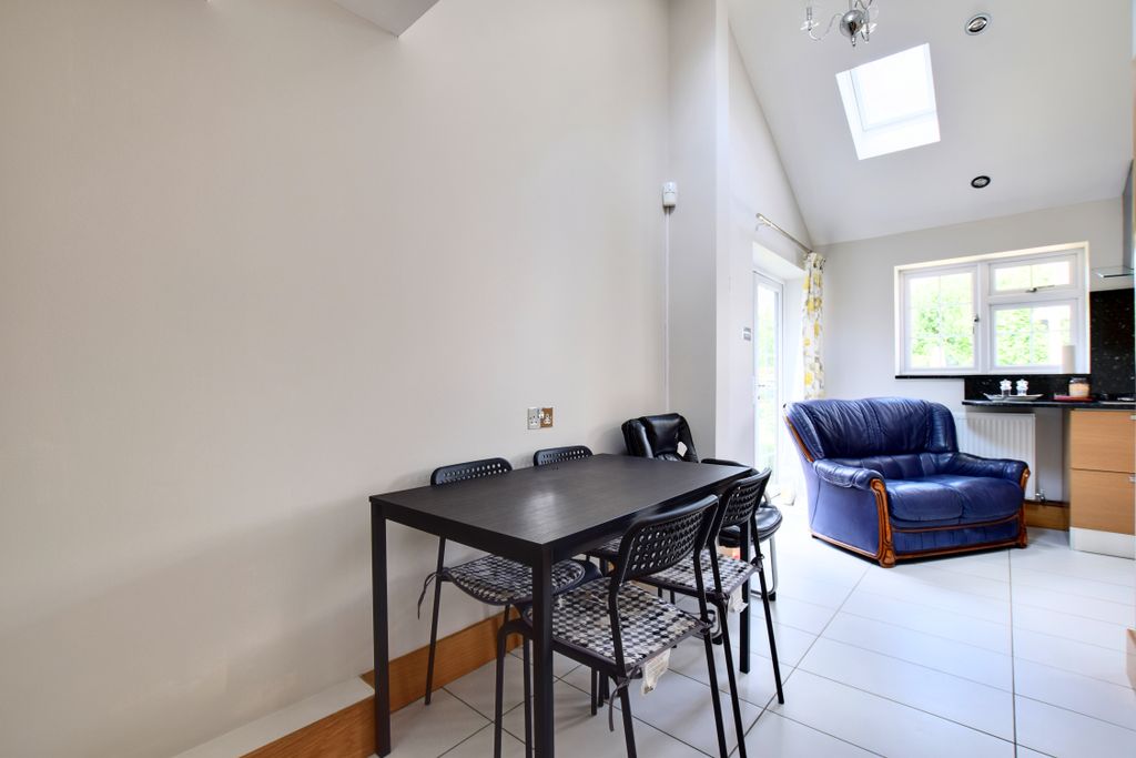 Property photo 1 of 6 5