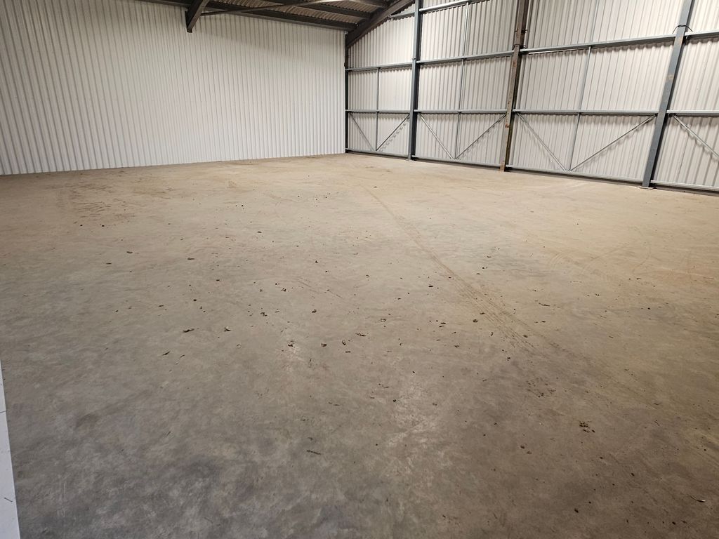 Property photo 3 of 6