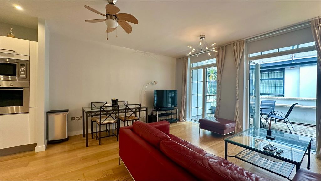 Property photo 3 of 10 Open Plan Living Room