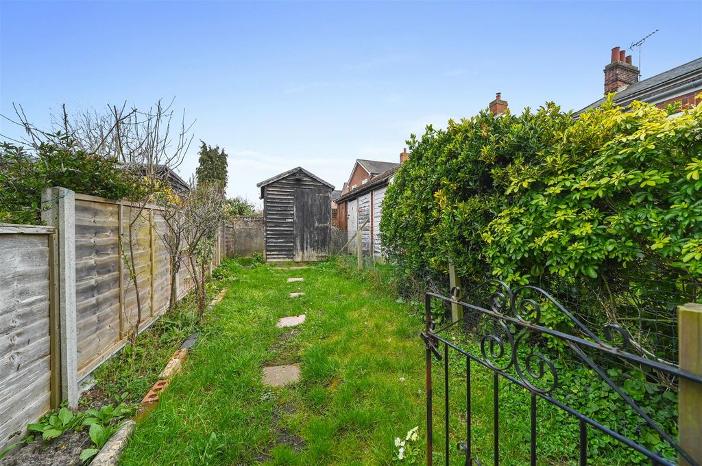 Property photo 3 of 11 Garden