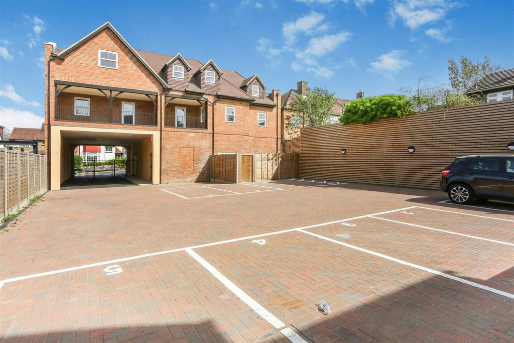 Property photo 3 of 13 1685129273 - Ext - 5.Jpg