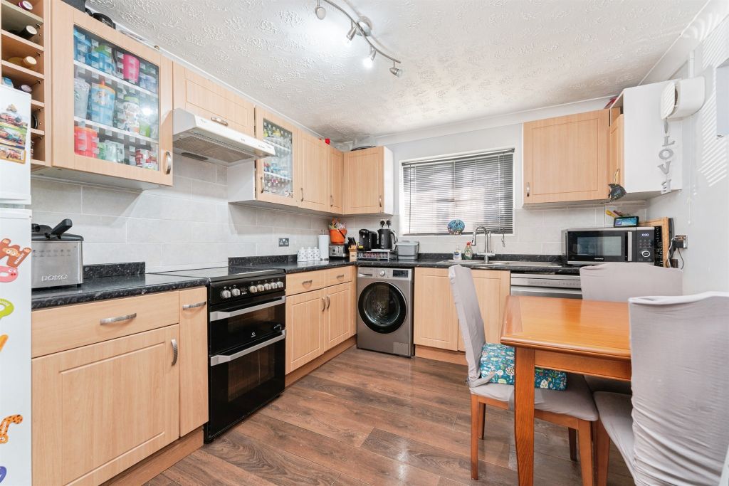 Property photo 3 of 13
