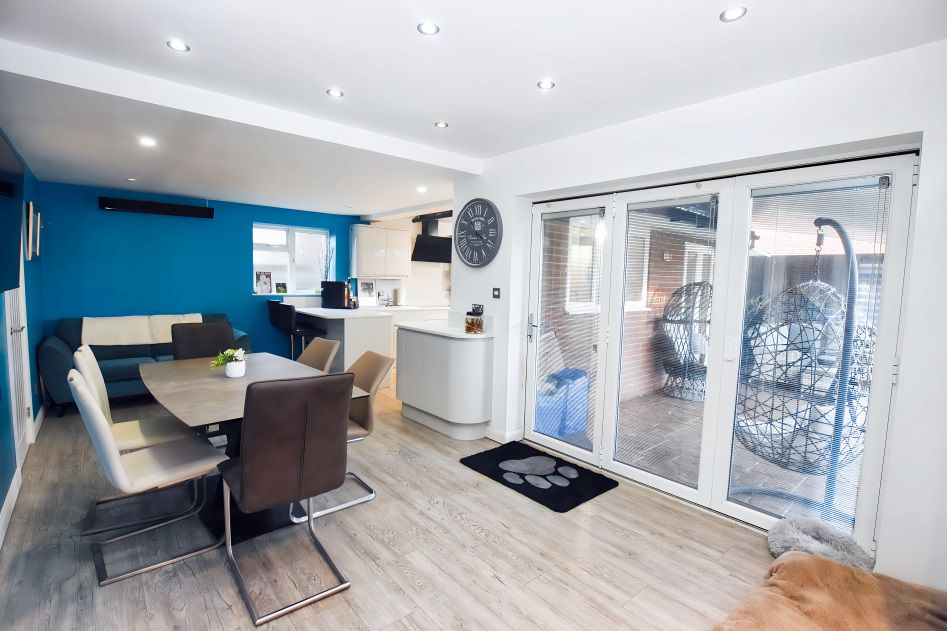 Property photo 3 of 27 Dining Kitchen 1