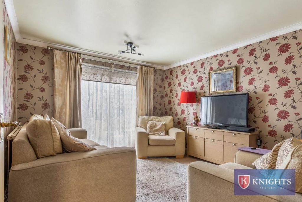 Property photo 2 of 12