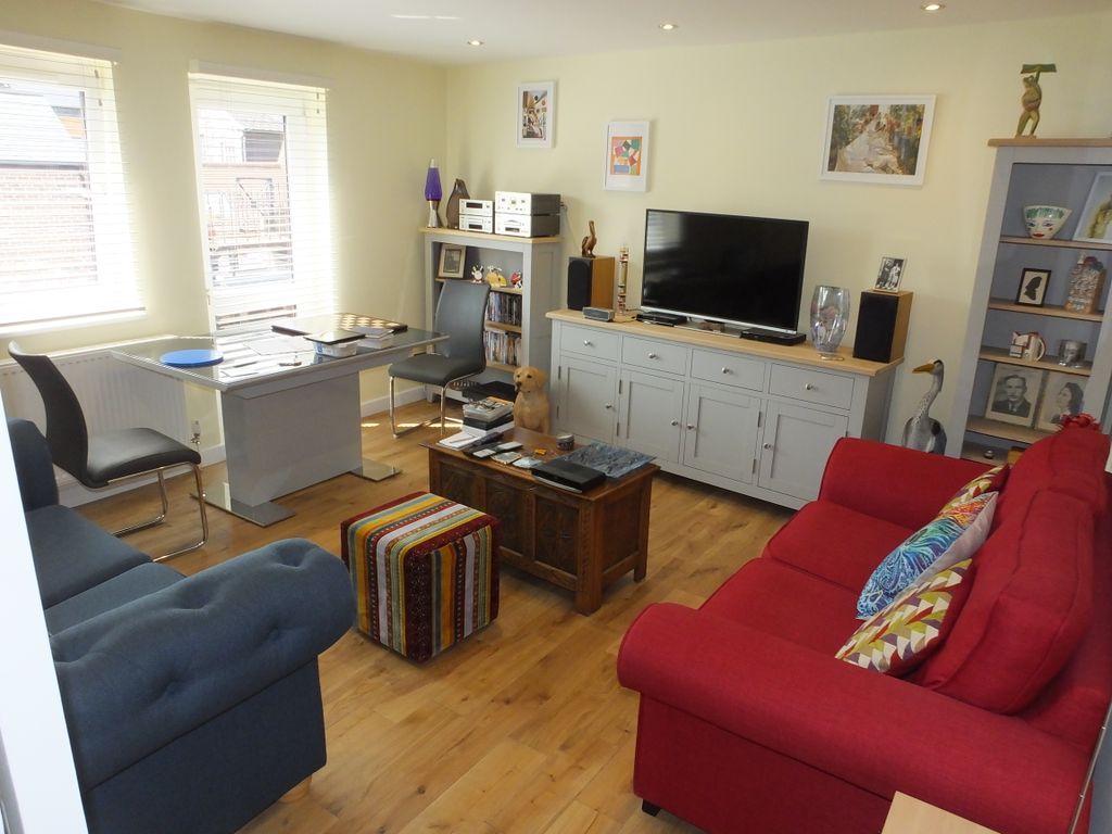 Property photo 2 of 6