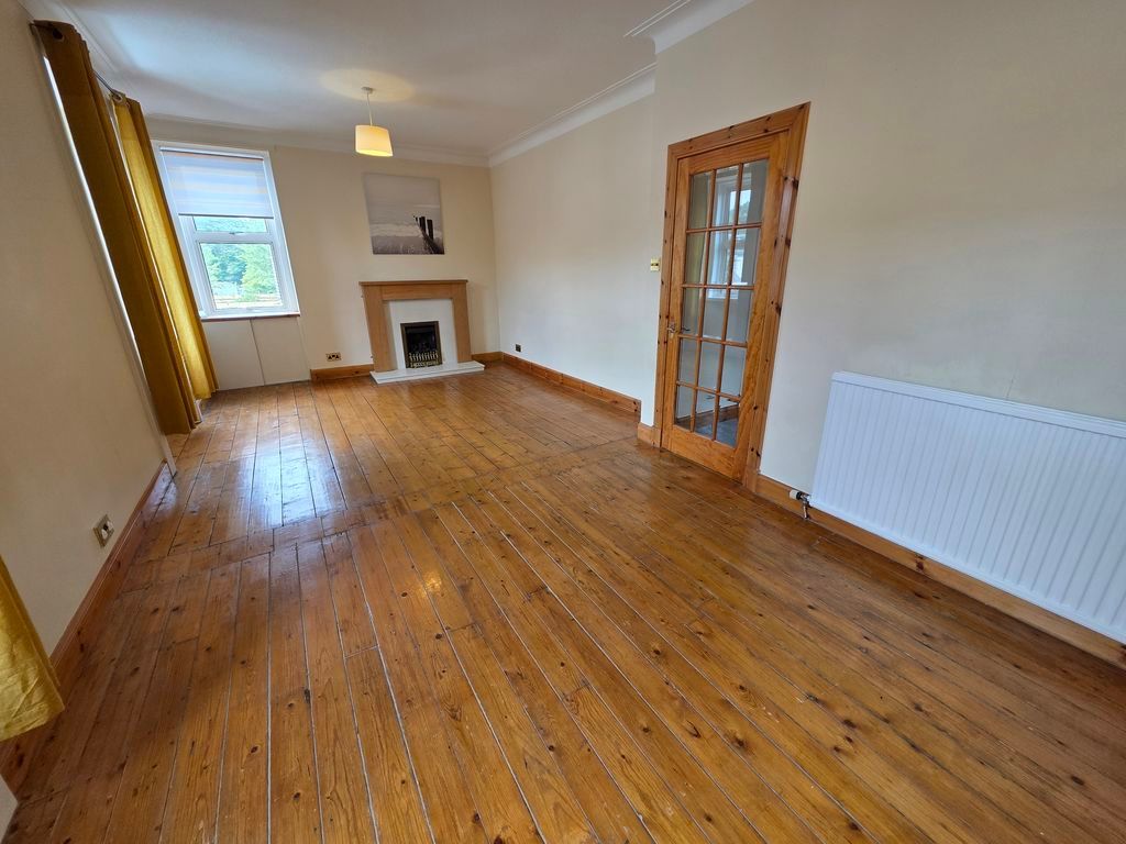Property photo 2 of 23 Sitting Room