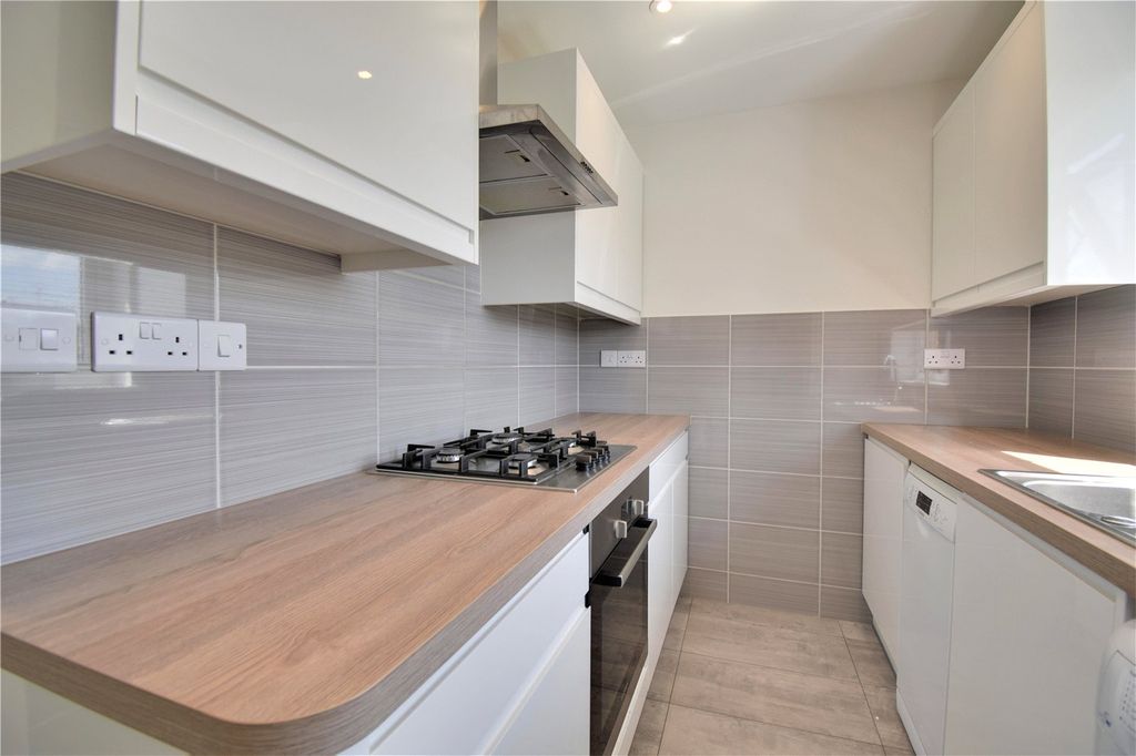 Property photo 2 of 14 Picture No. 10