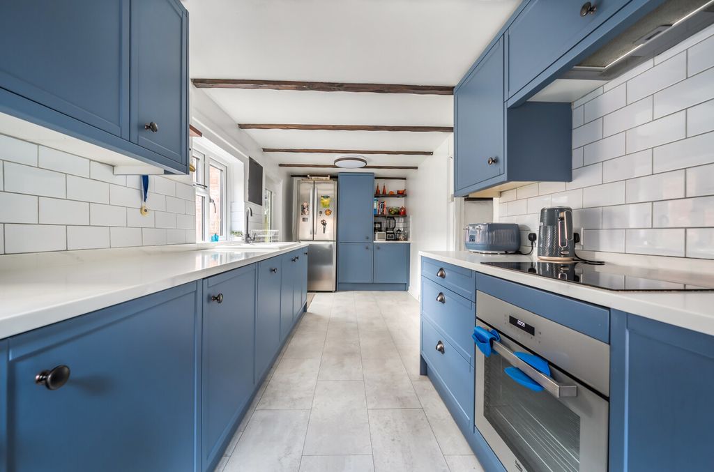 Property photo 1 of 14 1396603-23-696535...