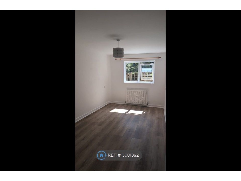 Property photo 3 of 11 Bedroom