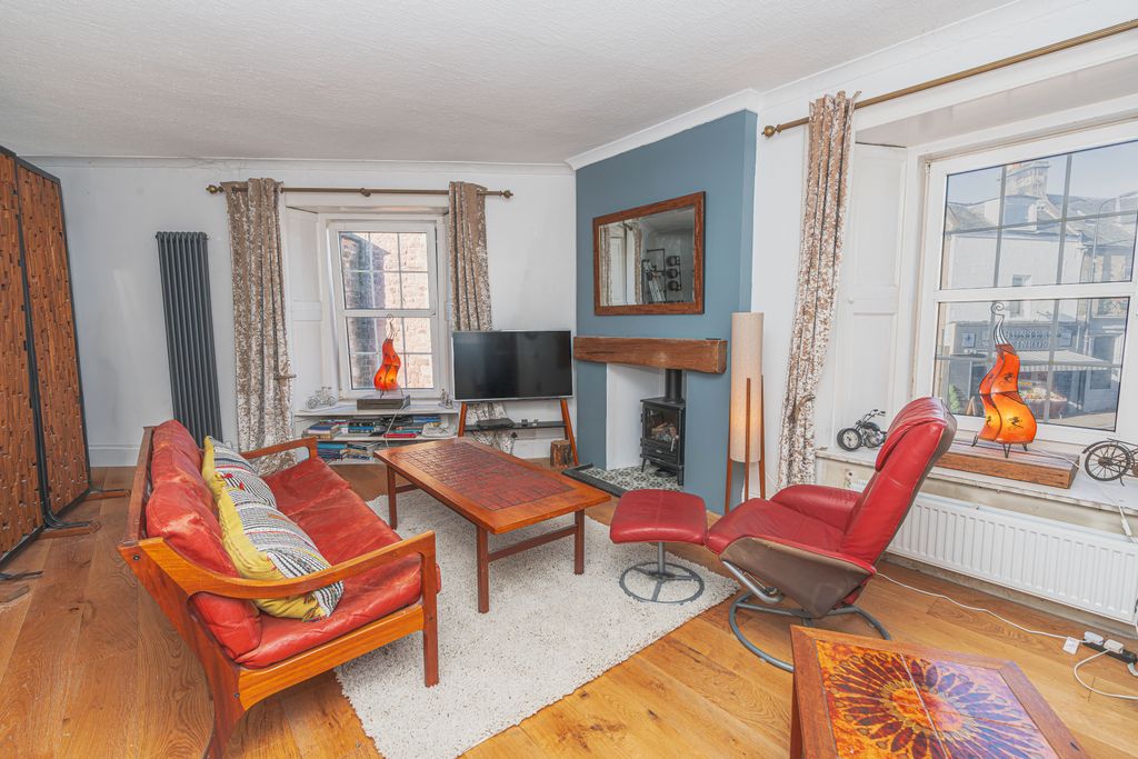 Property photo 2 of 29