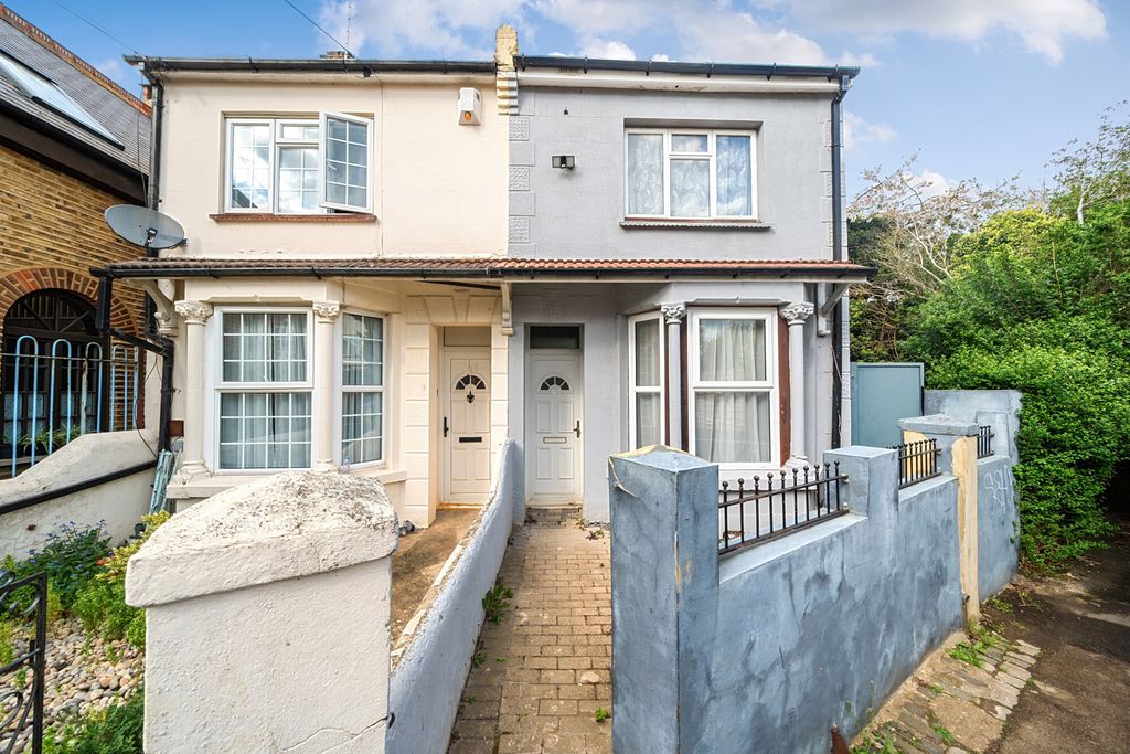 Property photo 1 of 24 External