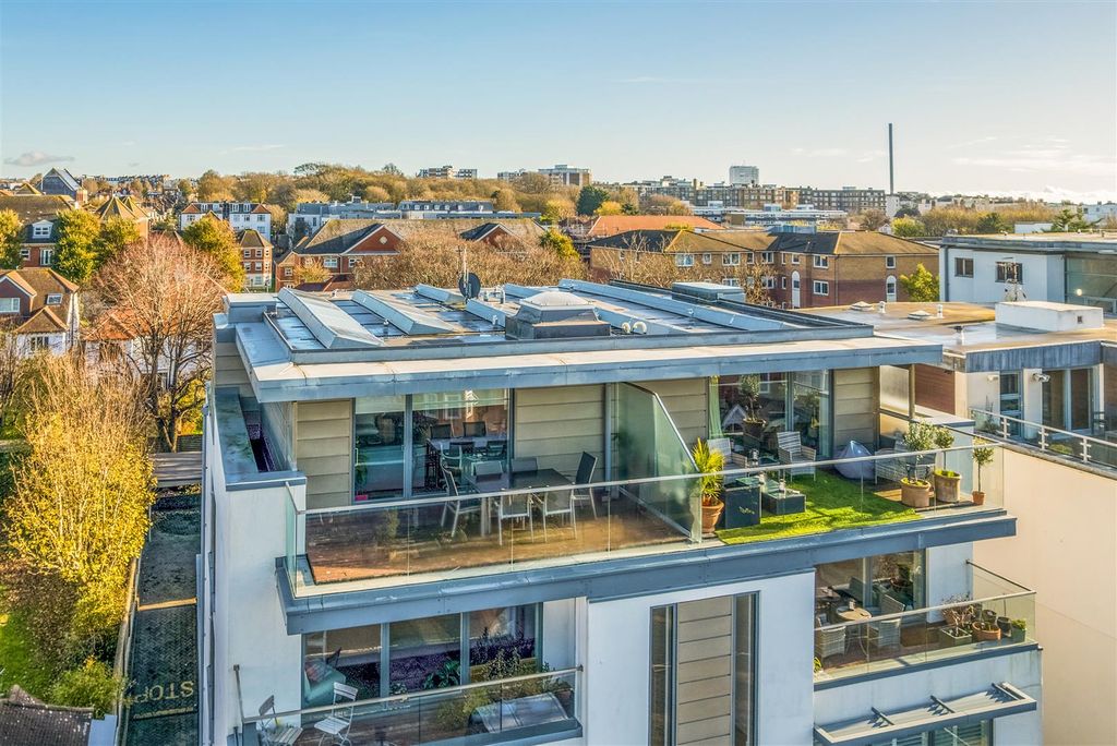 Additional image 41 of 3 bed flat to rentPalmeira Avenue, Hove BN3