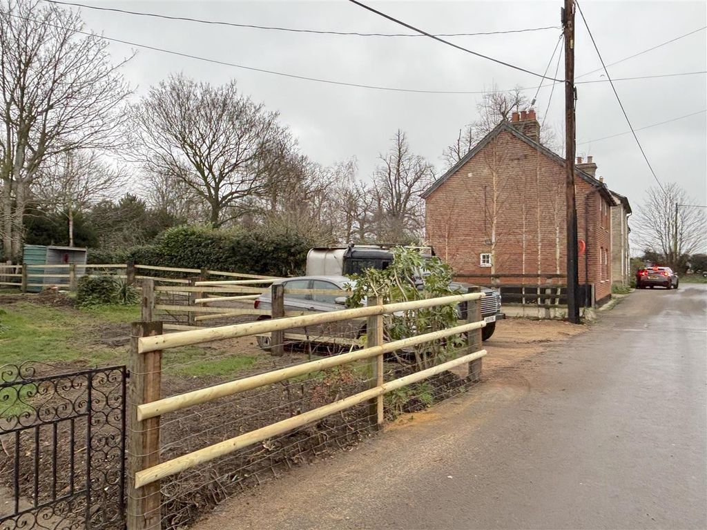 Property photo 2 of 7