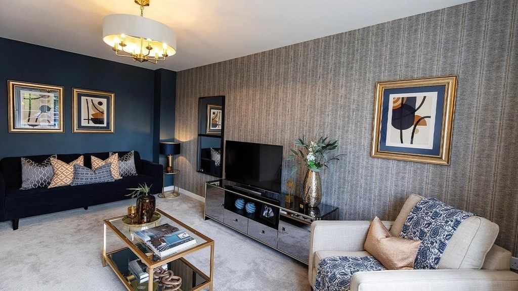 Property photo 2 of 11 Lounge