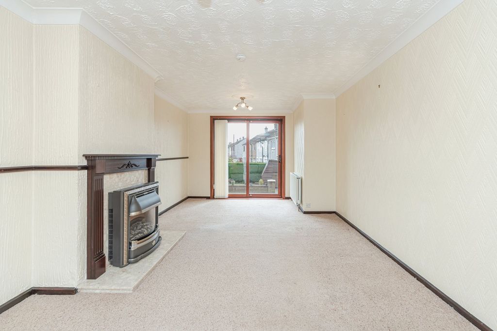 Property photo 3 of 27