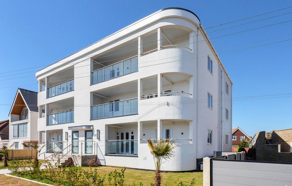 Property photo 1 of 22 Frontage