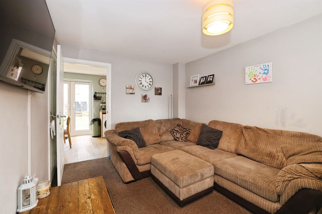 Property photo 3 of 15