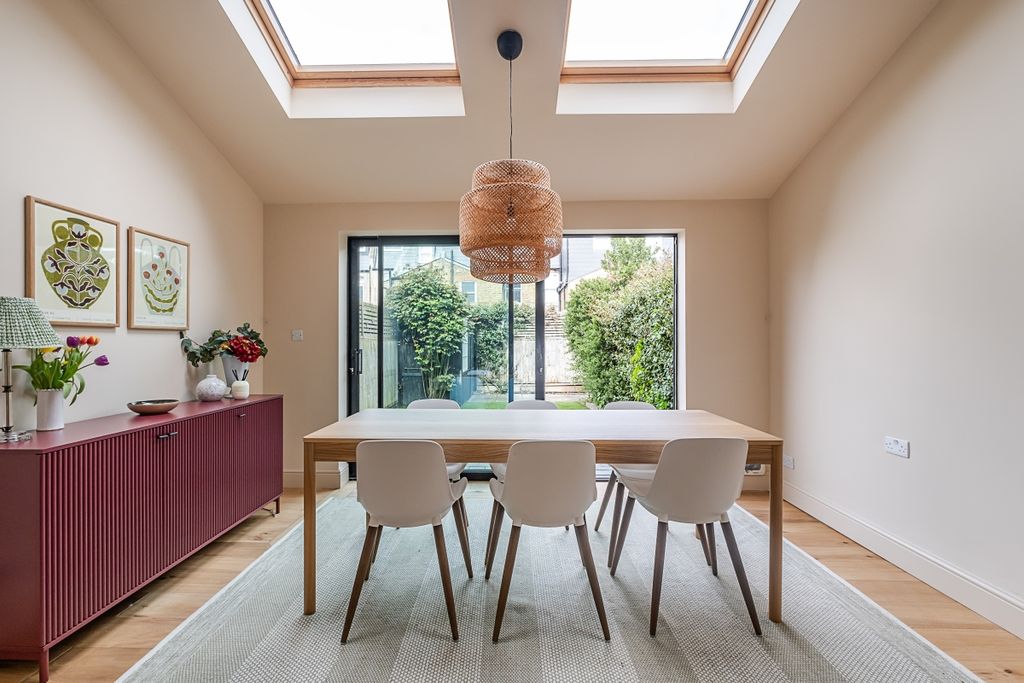 Property photo 2 of 23 15-Aldren-Road-021