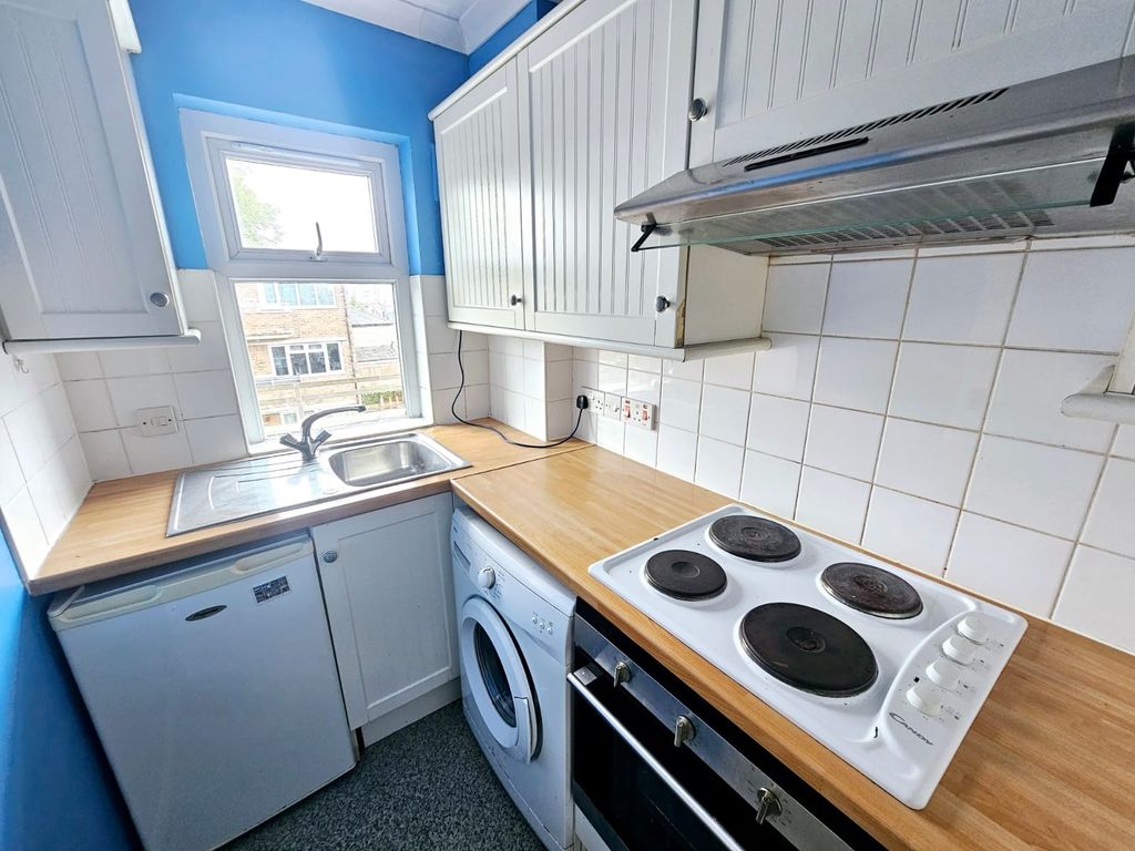 Property photo 2 of 7 Kitchen