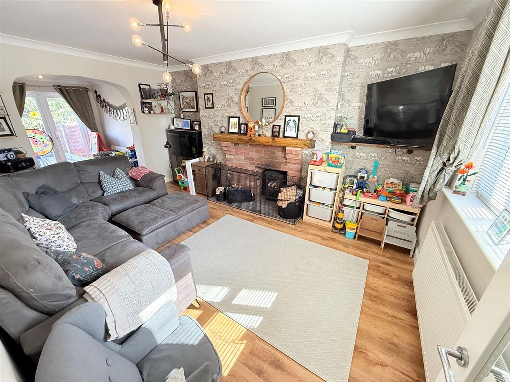 Property photo 2 of 12 Living Room