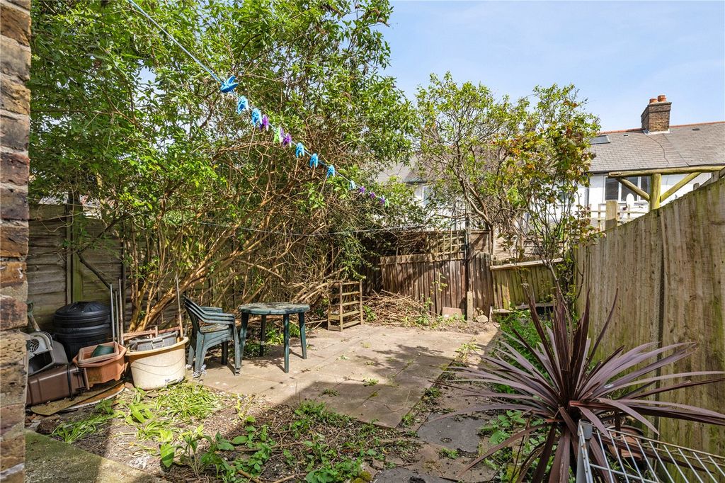 Property photo 2 of 8 Picture No. 05