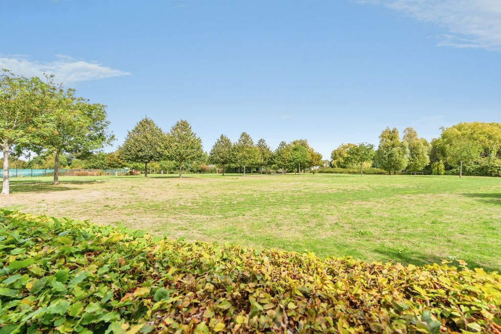 Property photo 3 of 12