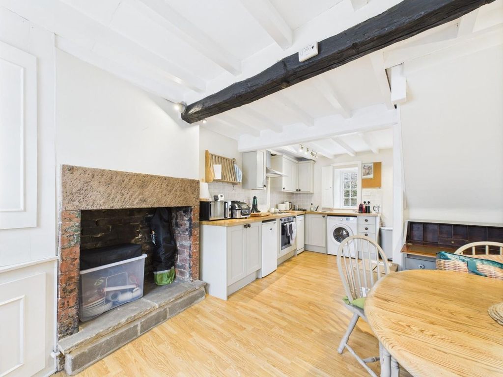 Property photo 2 of 19 Cam05513G0-Pr0008-Still004.Jpg