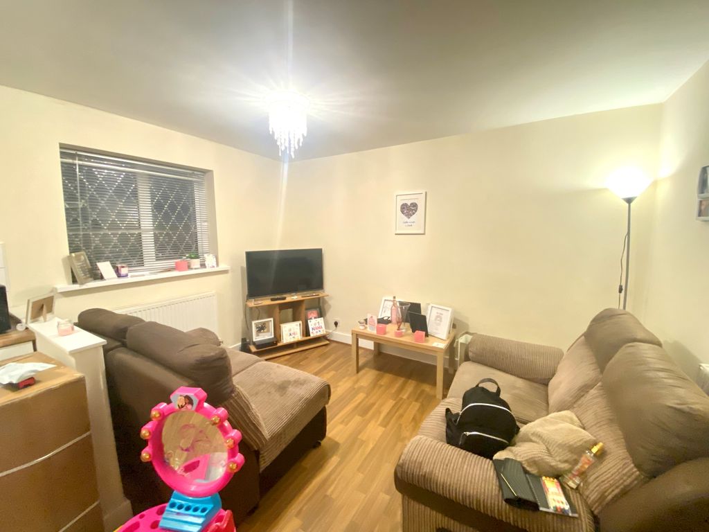 Property photo 1 of 3