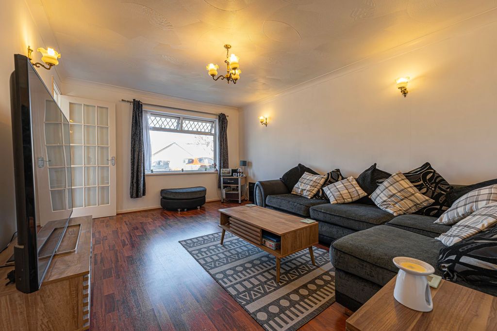 Property photo 3 of 24