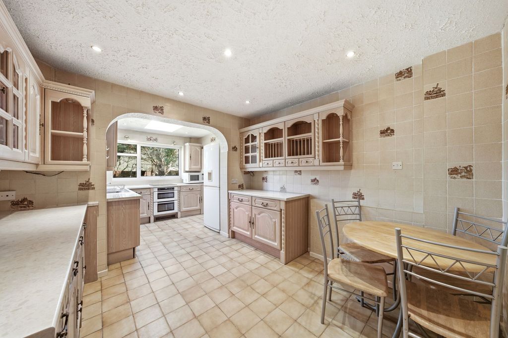 Property photo 3 of 22