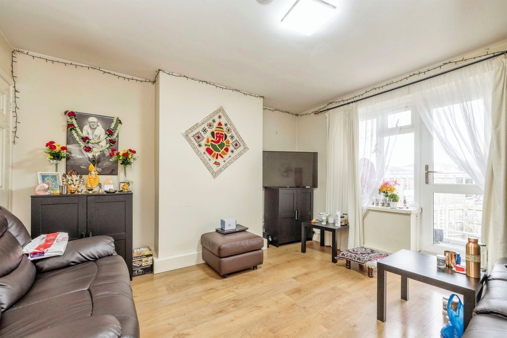 Property photo 2 of 10