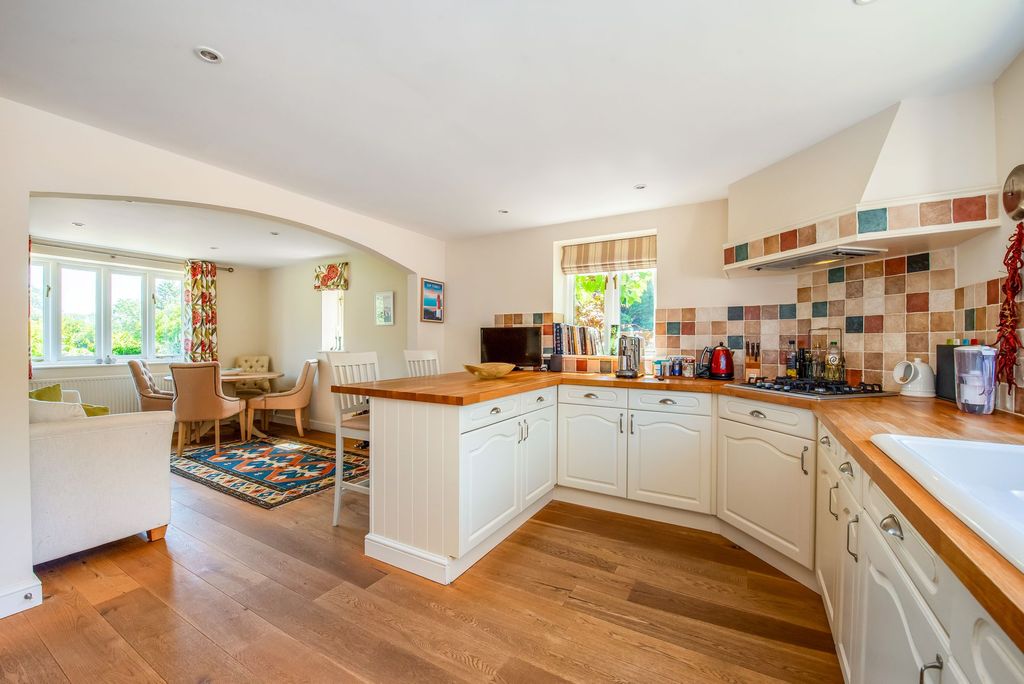 Property photo 2 of 26