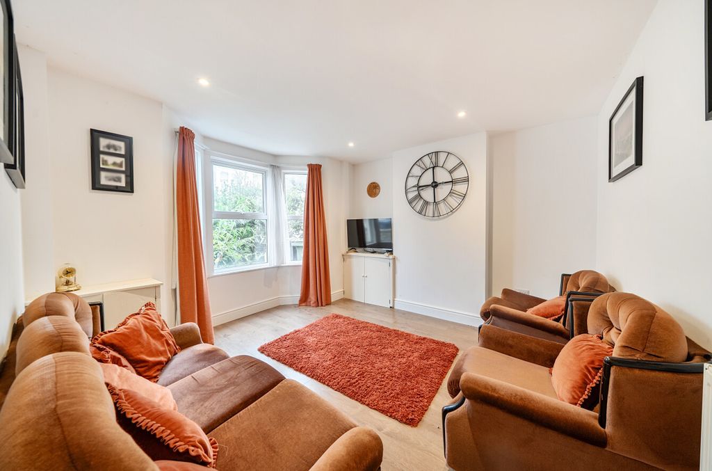 Property photo 2 of 13 Sitting Room