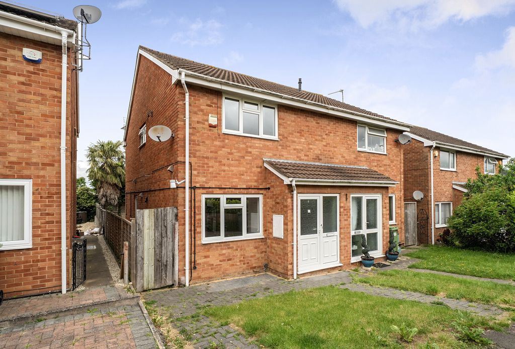 Property photo 1 of 10 1459312-18-6A01Dd...