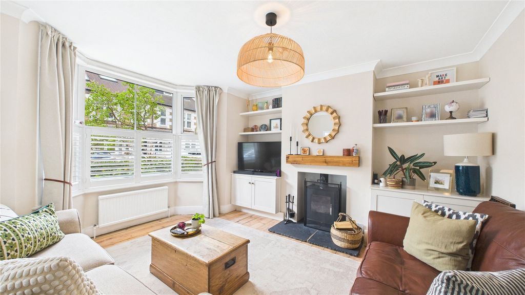 Property photo 2 of 17 Picture 2